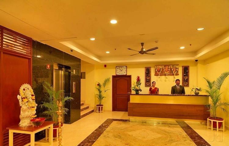 Dhanunjayas Luxury Hotel Hosūr Buitenkant foto